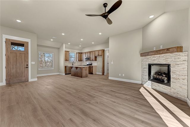 3 Whithorn Circle, Bella Vista, AR 72715