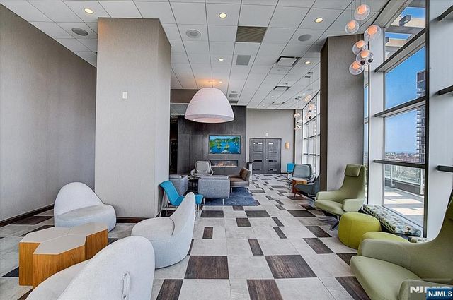 20 Newport Parkway 617, Jersey City, NJ 07310