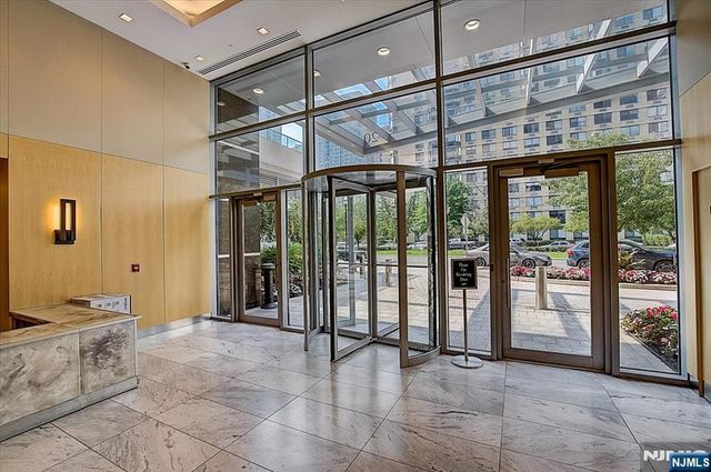 20 Newport Parkway 617, Jersey City, NJ 07310