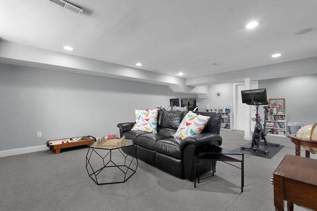 140 Price Avenue, Columbus, OH 43201