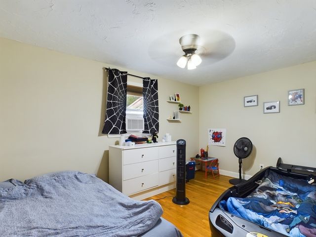 1 Makechnie Rd, Burlington, MA 01803