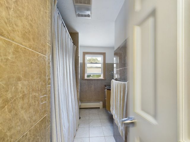 1 Makechnie Rd, Burlington, MA 01803