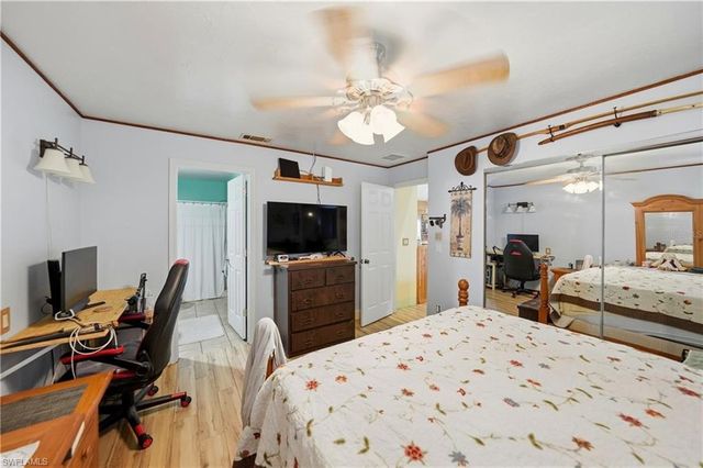 2213 NE 6th PL, Cape Coral, FL 33909