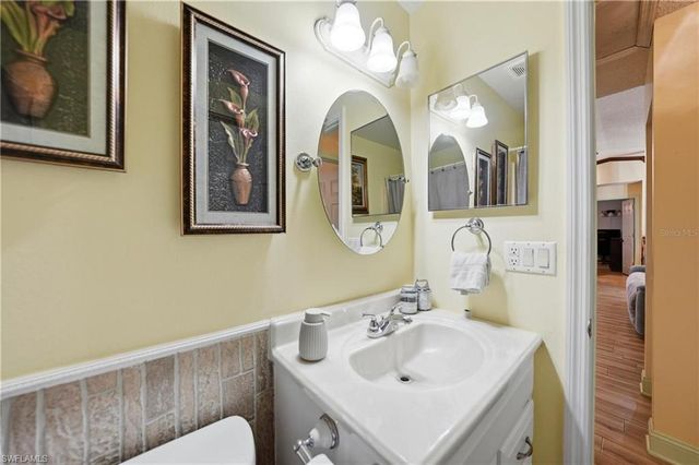 2213 NE 6th PL, Cape Coral, FL 33909