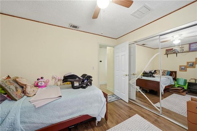 2213 NE 6th PL, Cape Coral, FL 33909