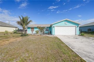 2213 NE 6th PL, Cape Coral, FL 33909