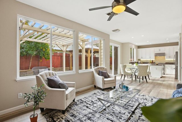 928 Wilks Street, East Palo Alto, CA 94303