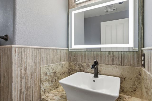 928 Wilks Street, East Palo Alto, CA 94303