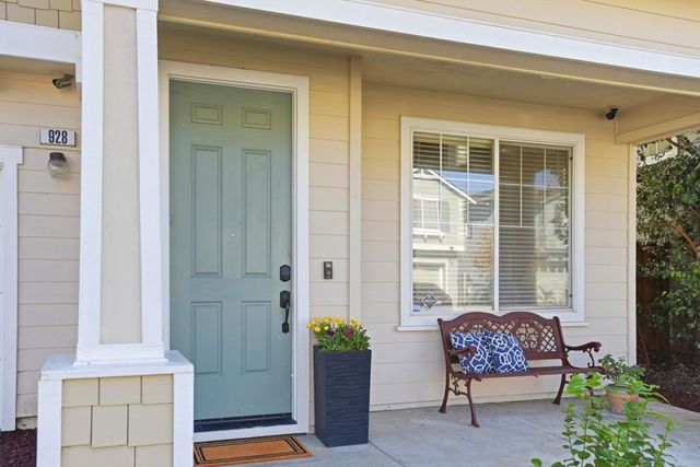 928 Wilks Street, East Palo Alto, CA 94303