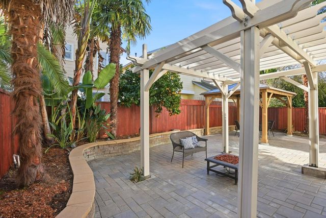 928 Wilks Street, East Palo Alto, CA 94303