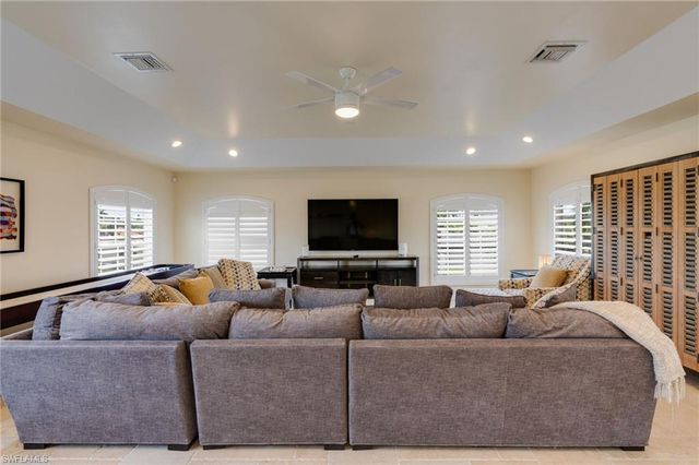 2021 SE 17th PL, Cape Coral, FL 33990