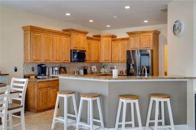 2021 SE 17th PL, Cape Coral, FL 33990