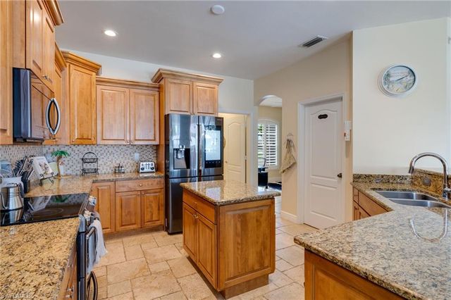 2021 SE 17th PL, Cape Coral, FL 33990