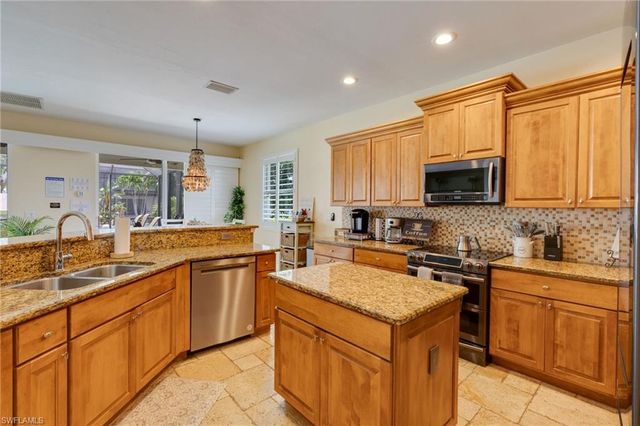 2021 SE 17th PL, Cape Coral, FL 33990