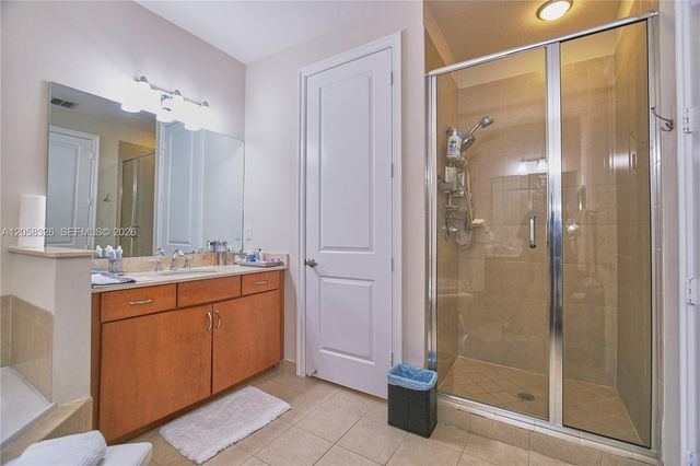 129 Riverwalk Circle E, Plantation, FL 33325