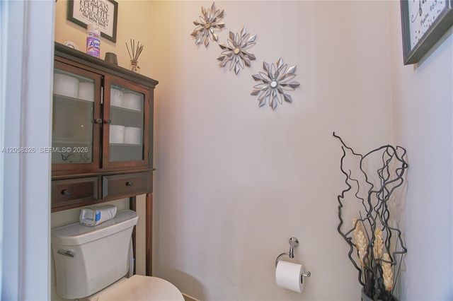 129 Riverwalk Circle E, Plantation, FL 33325