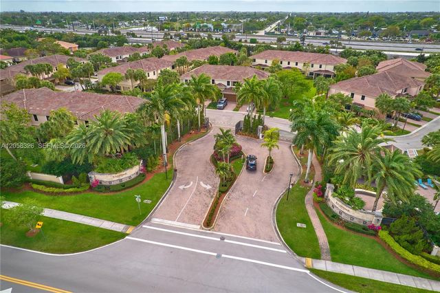 129 Riverwalk Circle E, Plantation, FL 33325