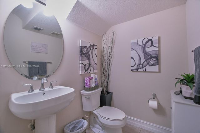 129 Riverwalk Circle E, Plantation, FL 33325