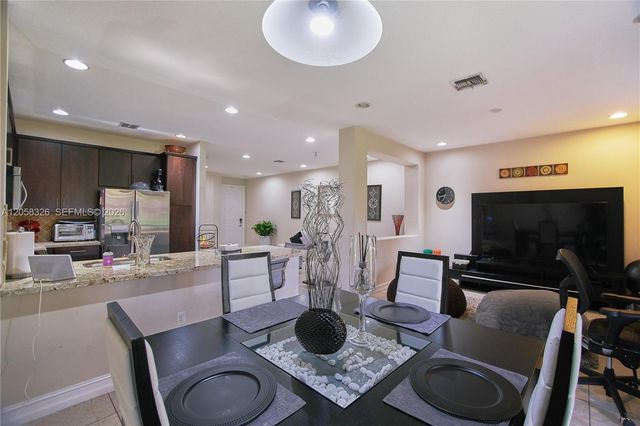 129 Riverwalk Circle E, Plantation, FL 33325