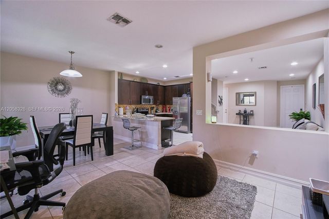 129 Riverwalk Circle E, Plantation, FL 33325