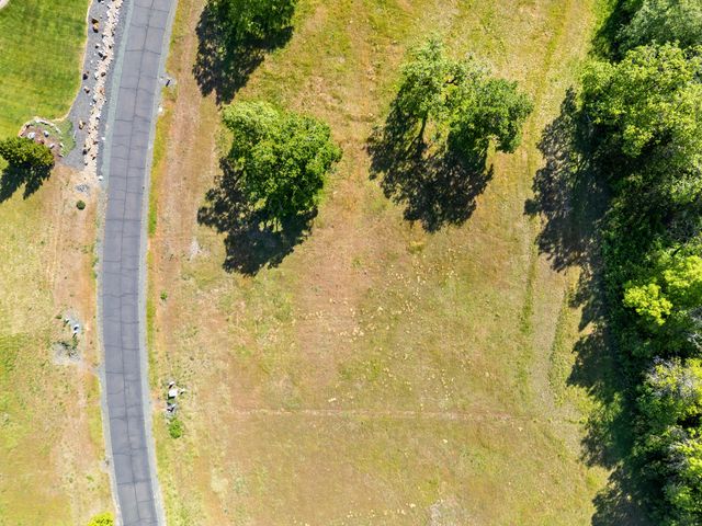 561 E Forks Circle, Cave Junction, OR 97523