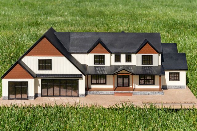 561 E Forks Circle, Cave Junction, OR 97523