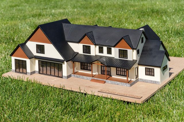 561 E Forks Circle, Cave Junction, OR 97523