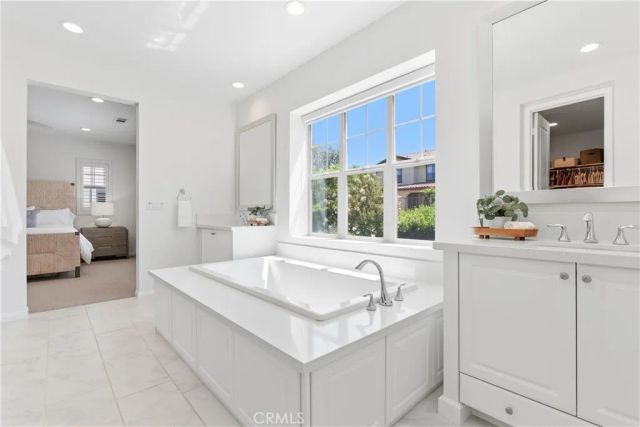 4 Cerro Court, Rancho Mission Viejo, CA 92694
