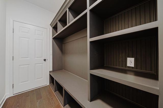6465 Tanseyclose Lane, Dublin, OH 43016