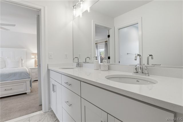 14 Blue Heron Drive, Orchard Park, NY 14127