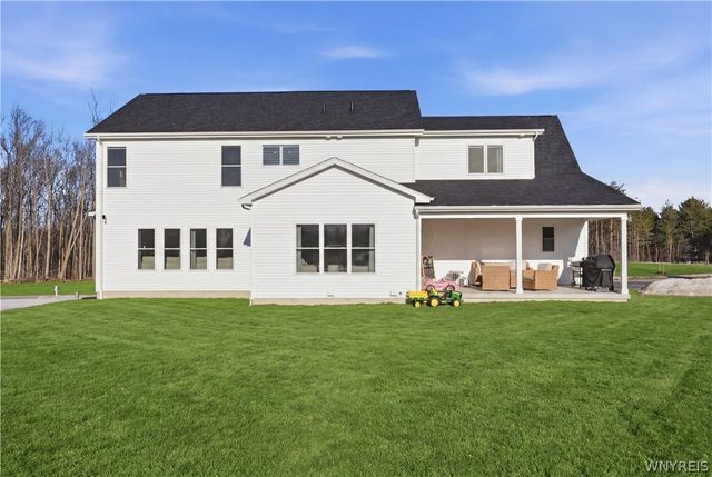 14 Blue Heron Drive, Orchard Park, NY 14127