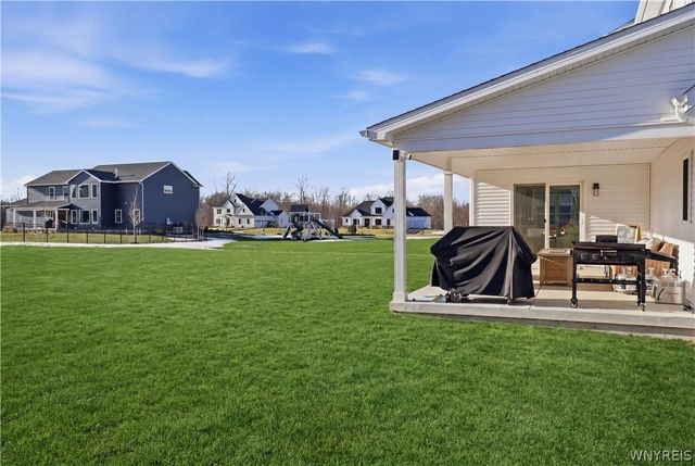 14 Blue Heron Drive, Orchard Park, NY 14127