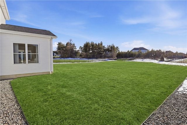 14 Blue Heron Drive, Orchard Park, NY 14127