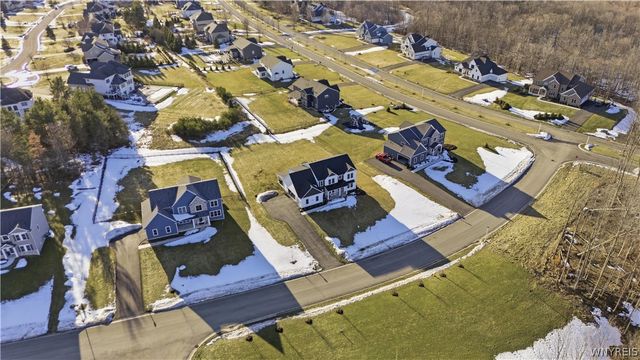 14 Blue Heron Drive, Orchard Park, NY 14127