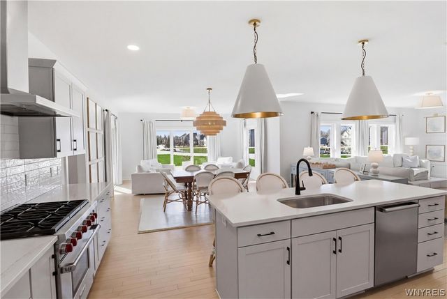 14 Blue Heron Drive, Orchard Park, NY 14127