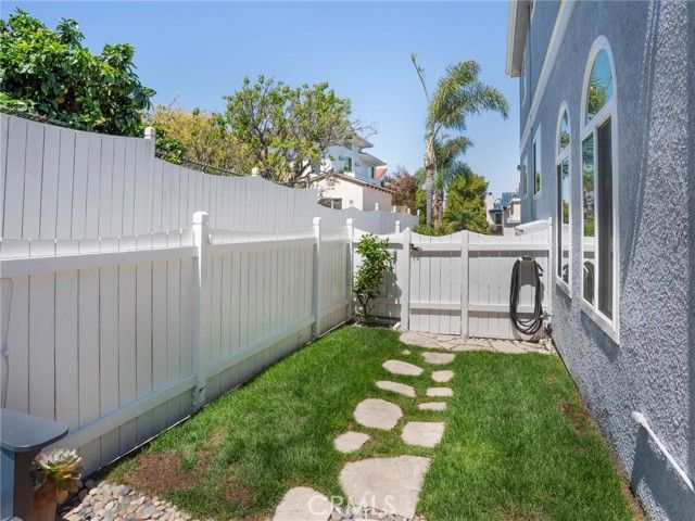 121 S Juanita 6, Redondo Beach, CA 90277