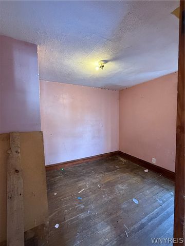 725 Monteagle Street, Niagara Falls, NY 14305