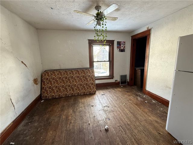 725 Monteagle Street, Niagara Falls, NY 14305