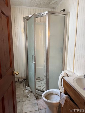 725 Monteagle Street, Niagara Falls, NY 14305