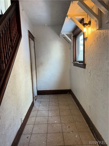 725 Monteagle Street, Niagara Falls, NY 14305