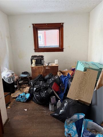 725 Monteagle Street, Niagara Falls, NY 14305