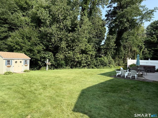 2 Clinton Lane, Enfield, CT 06082