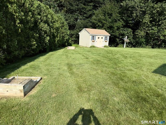 2 Clinton Lane, Enfield, CT 06082