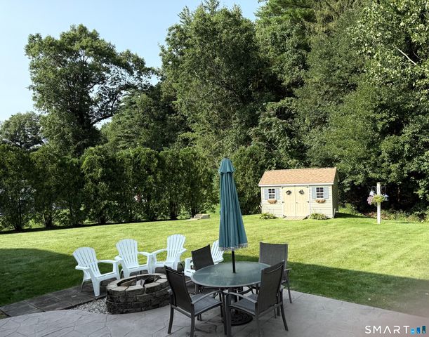 2 Clinton Lane, Enfield, CT 06082