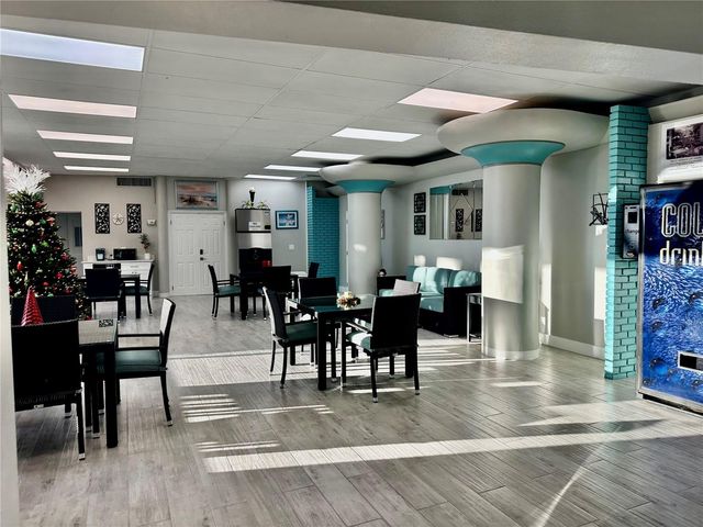 11730 GULF BOULEVARD 12, St Petersburg, FL 33706