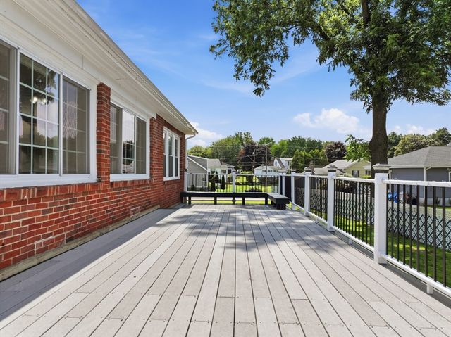 117 Cook Ln, Marlborough, MA 01752