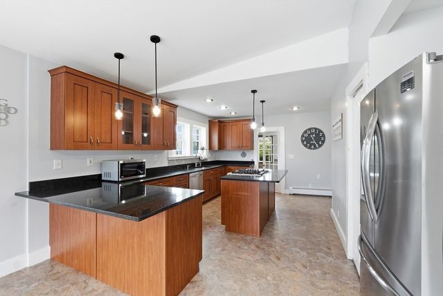 117 Cook Ln, Marlborough, MA 01752