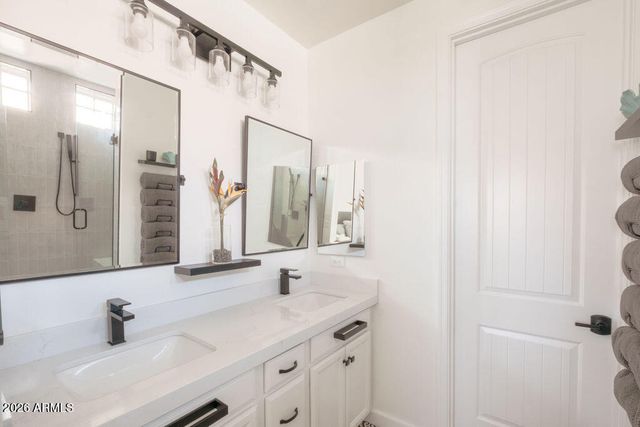 3923 E GALVESTON Street, Gilbert, AZ 85295