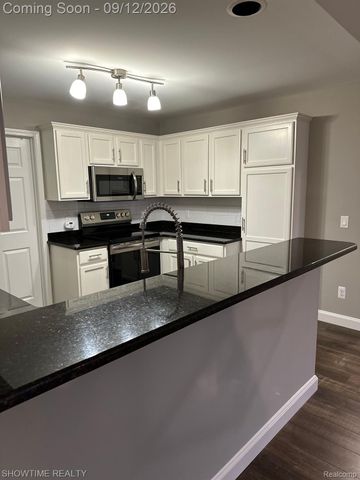 14377 MORAVIAN MANOR Circle, Sterling Heights, MI 48312