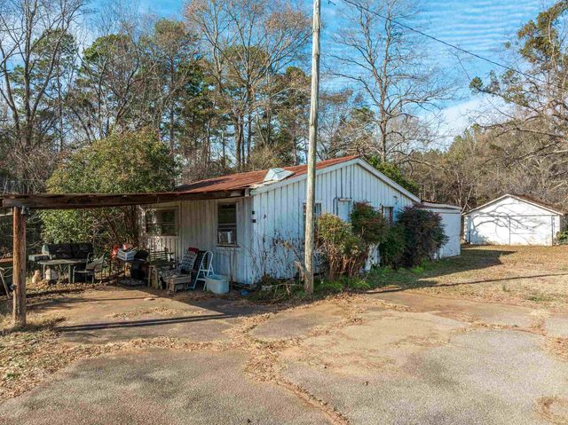 1741 Rainbow Lake Road, Chesnee, SC 29323